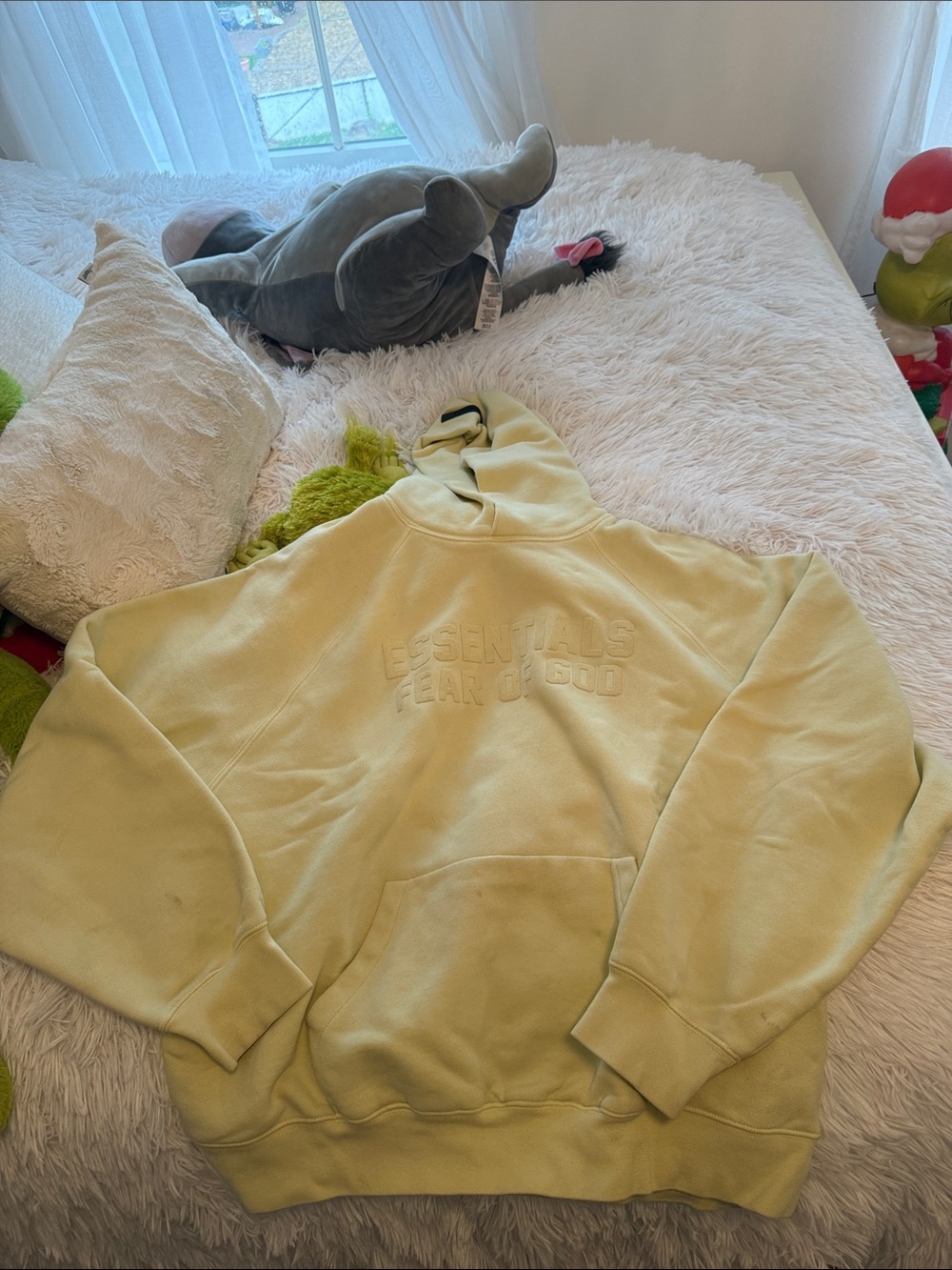 Essentials Sweatshirt in Pale Yellow